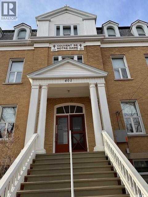 401 1St Avenue, Ponteix, SK