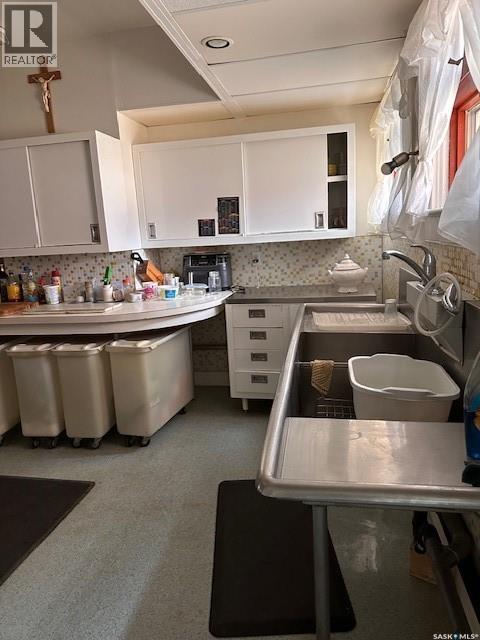 401 1St Avenue, Ponteix, SK