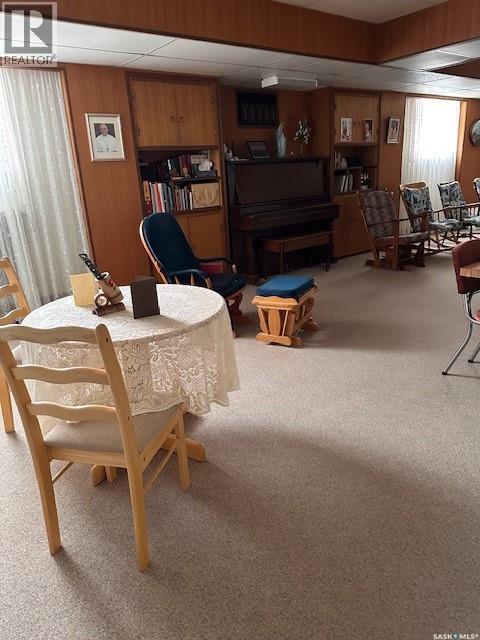 401 1St Avenue, Ponteix, SK