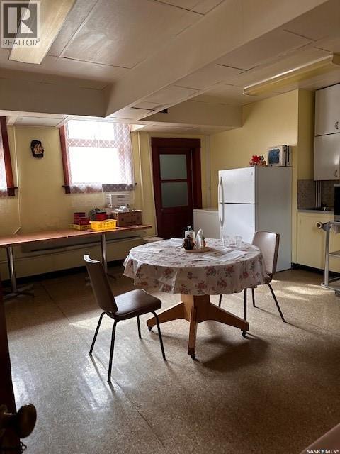 401 1St Avenue, Ponteix, SK