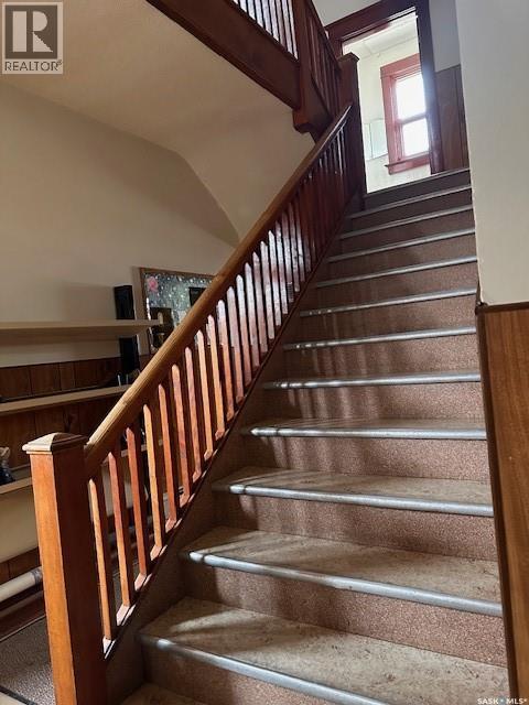 401 1St Avenue, Ponteix, SK