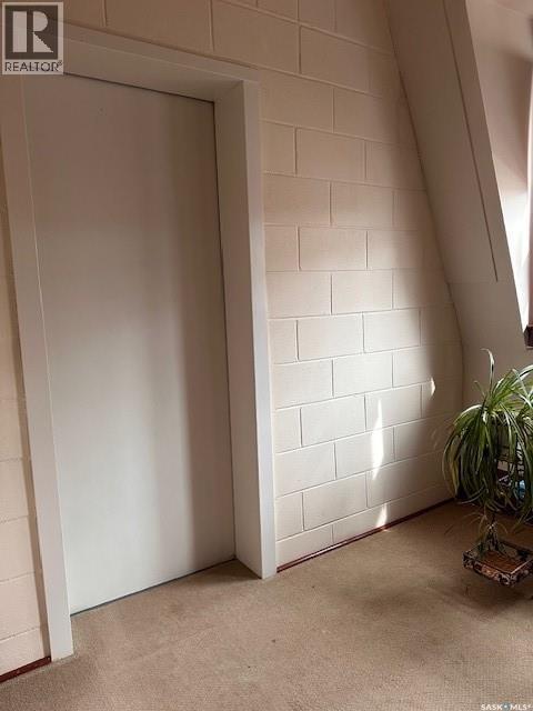 401 1St Avenue, Ponteix, SK