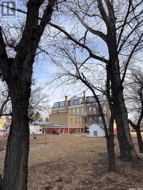 401 1St Avenue, Ponteix, SK