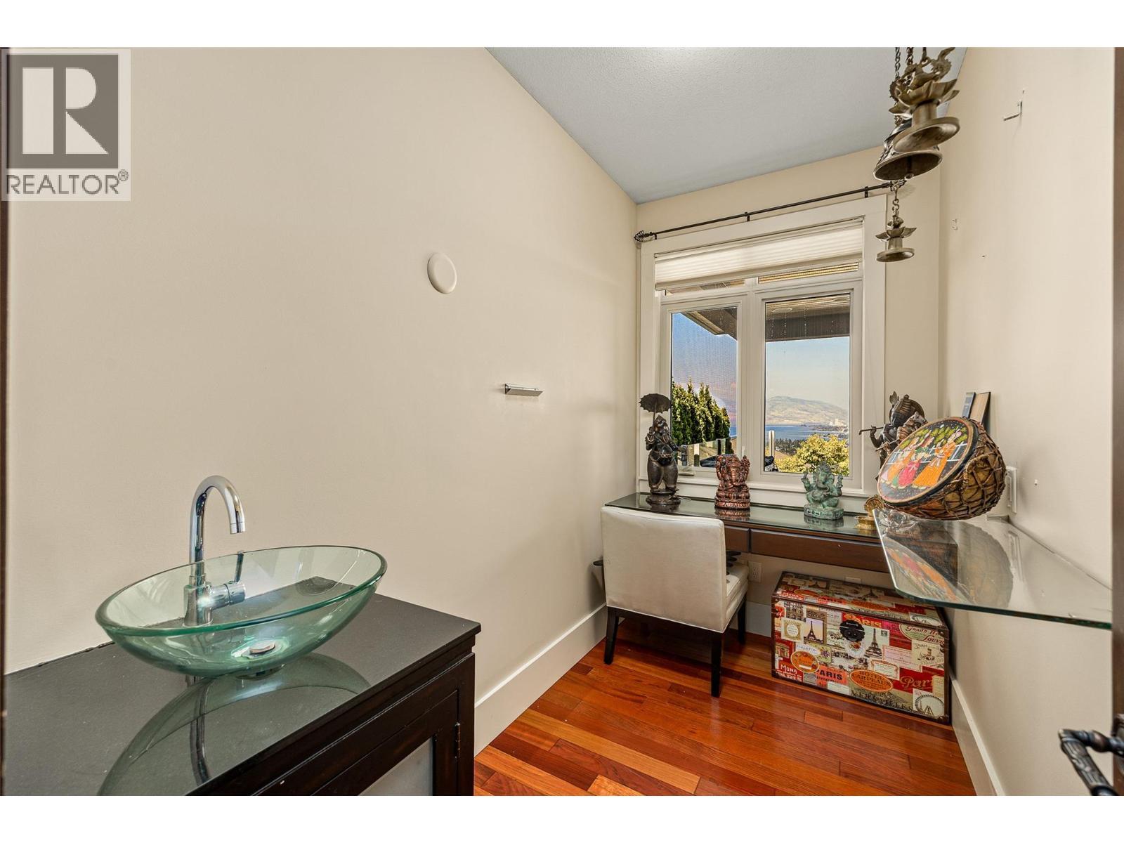 620 Arbor View Drive, Kelowna, BC - Indoor