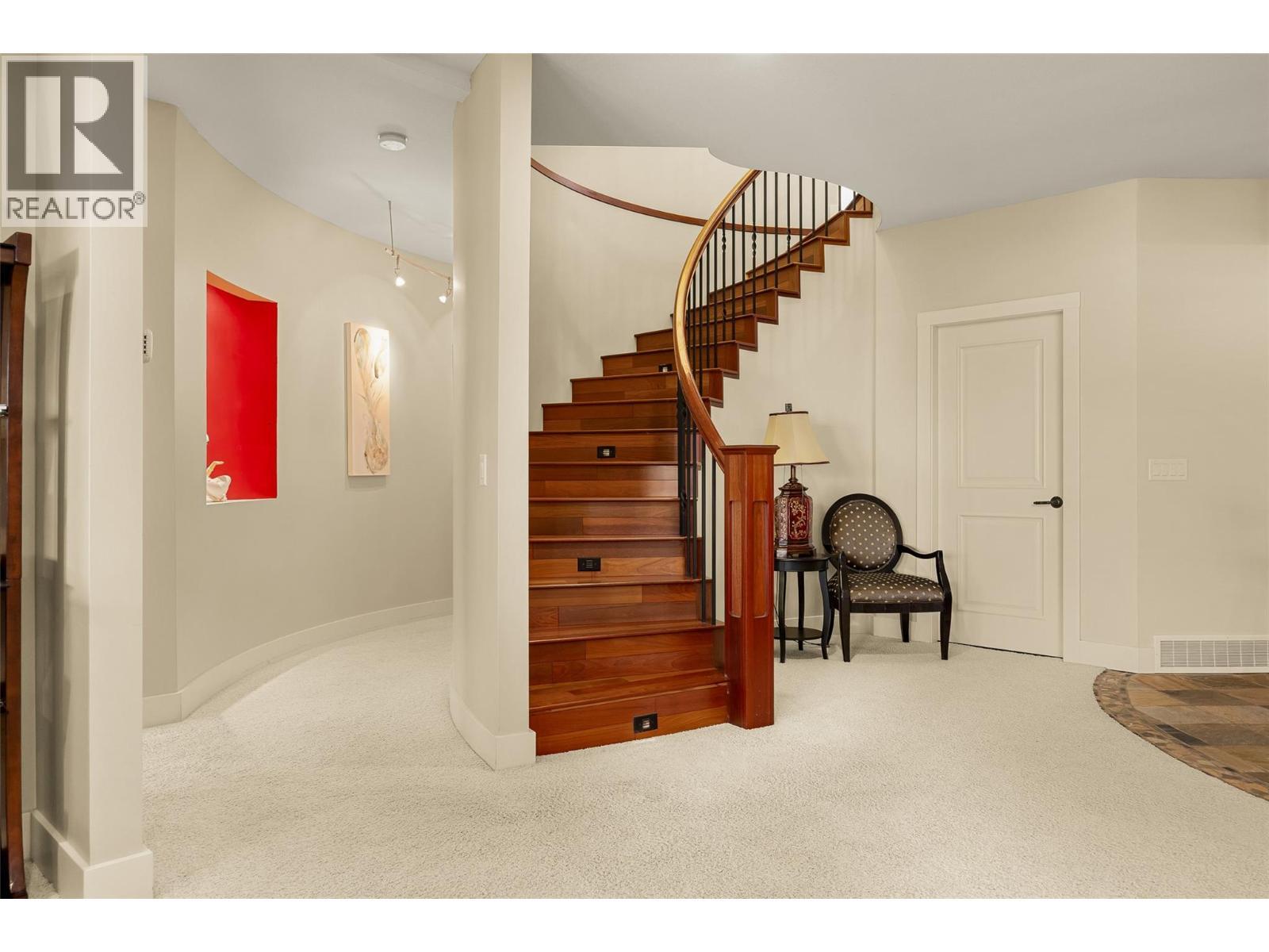 620 Arbor View Drive, Kelowna, BC - Indoor Photo Showing Other Room