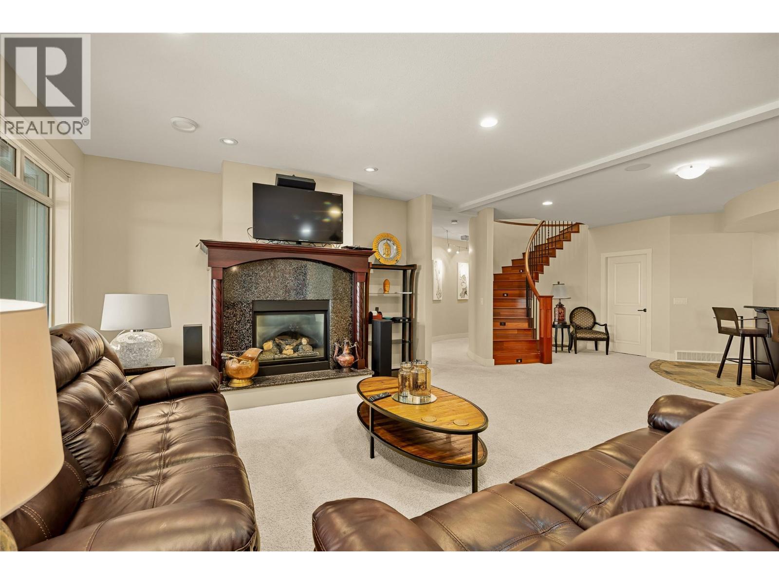 620 Arbor View Drive, Kelowna, BC - Indoor Photo Showing Living Room With Fireplace
