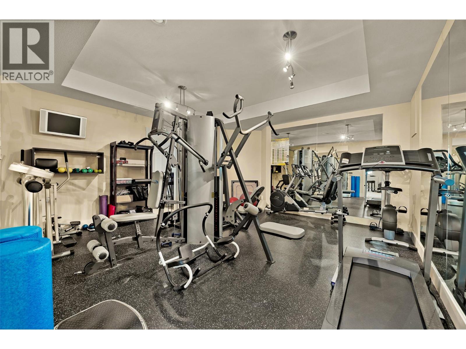 620 Arbor View Drive, Kelowna, BC - Indoor Photo Showing Gym Room