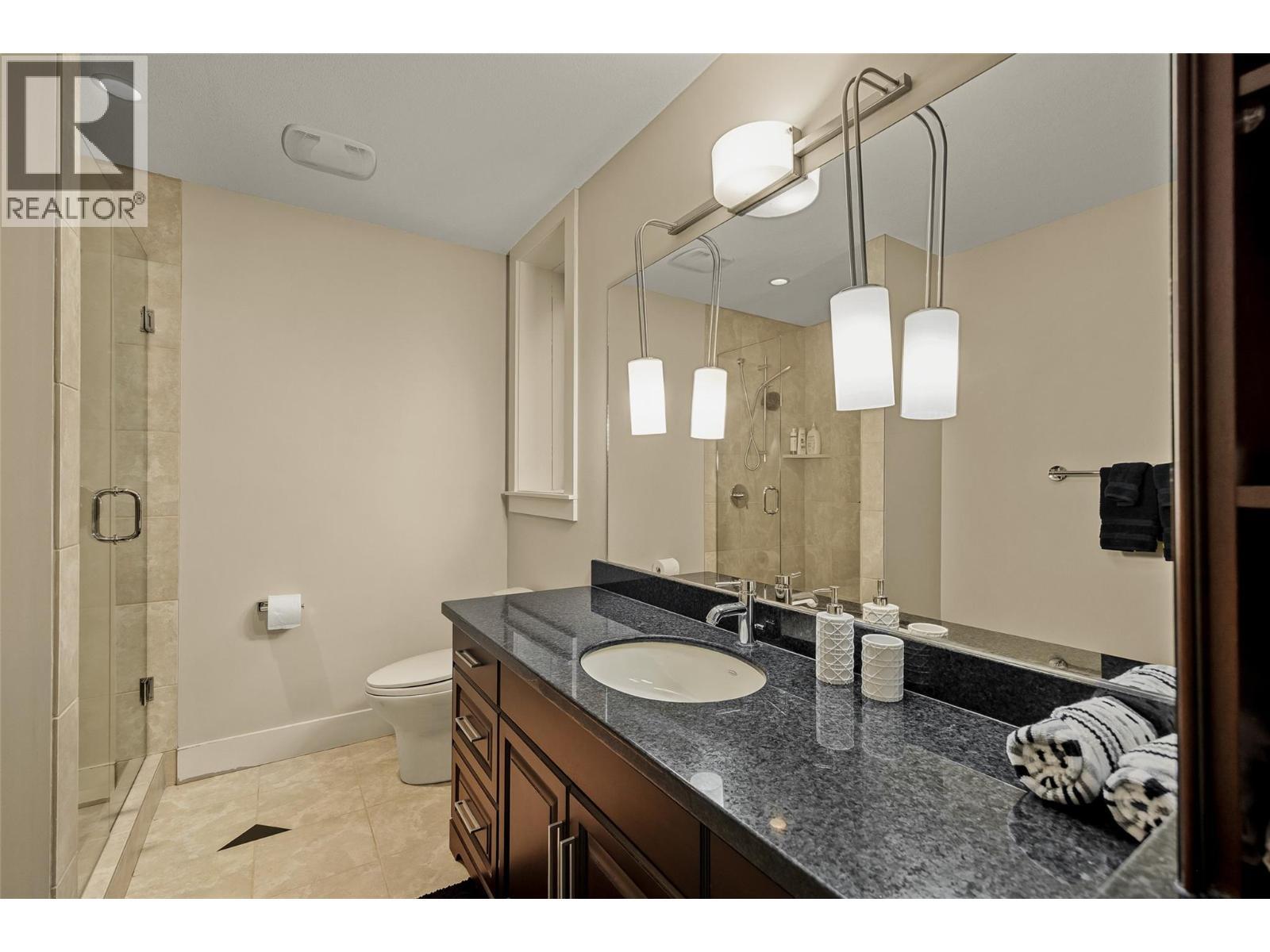 620 Arbor View Drive, Kelowna, BC - Indoor Photo Showing Bathroom