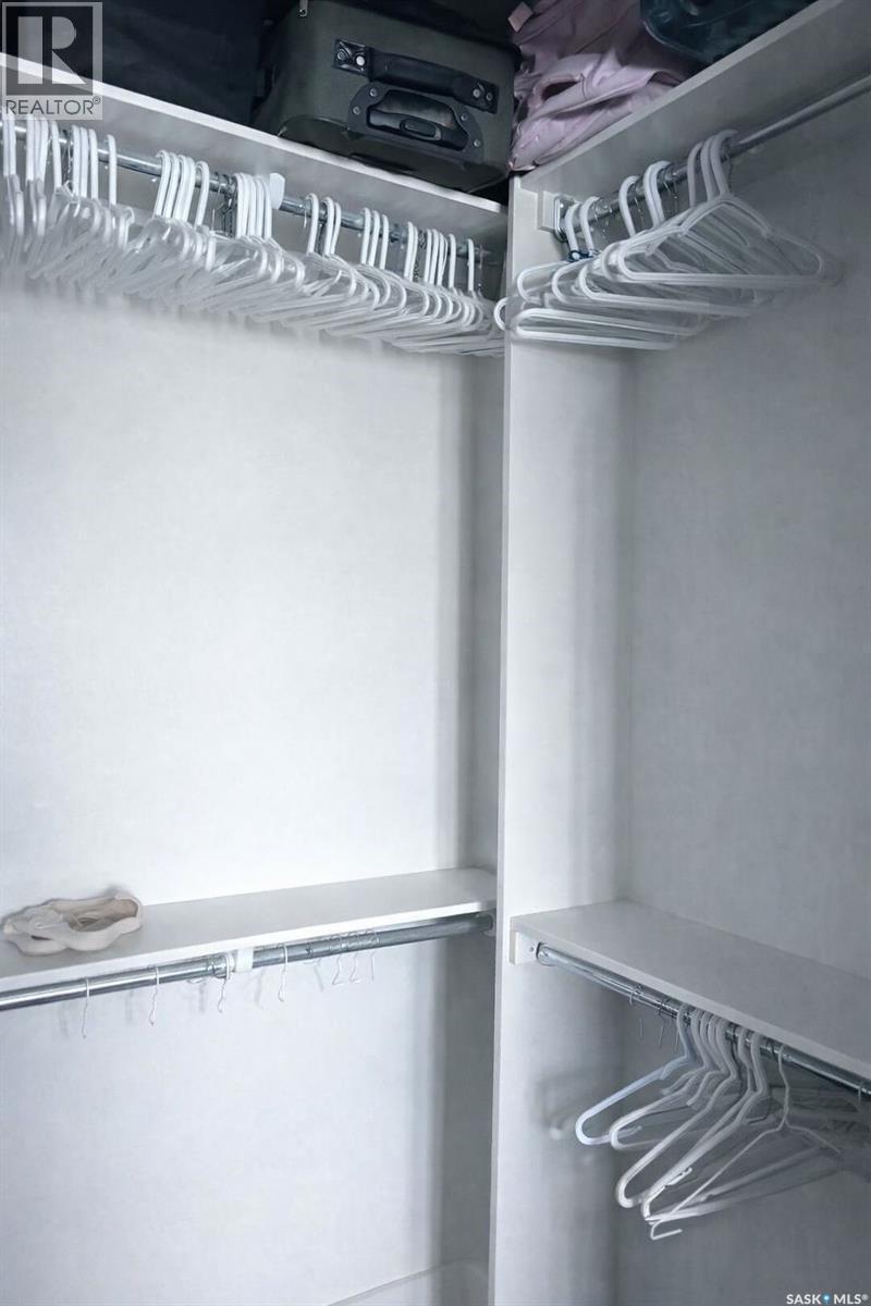 422 Lewin Way, Saskatoon, SK