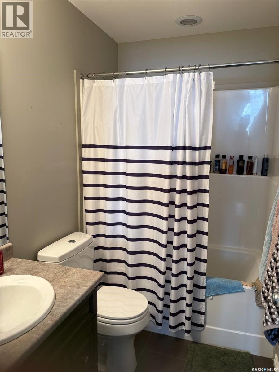 422 Lewin Way, Saskatoon, SK