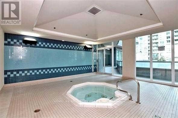 607 - 30 Grand Trunk Crescent, Toronto, ON - Indoor Photo Showing Other Room With In Ground Pool