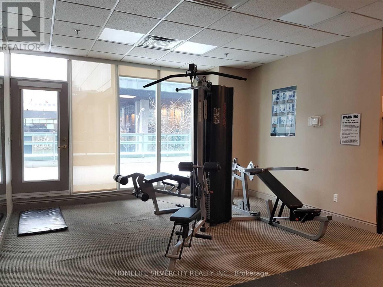 607 - 30 Grand Trunk Crescent, Toronto, ON - Indoor Photo Showing Gym Room