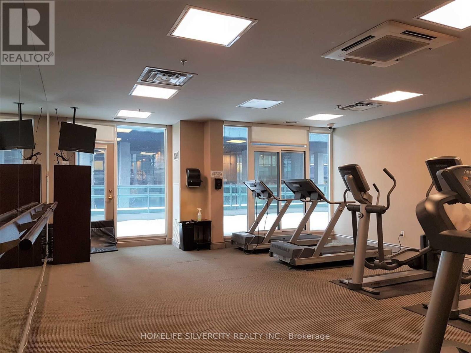 607 - 30 Grand Trunk Crescent, Toronto, ON - Indoor Photo Showing Gym Room