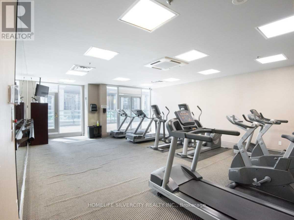 607 - 30 Grand Trunk Crescent, Toronto, ON - Indoor Photo Showing Gym Room