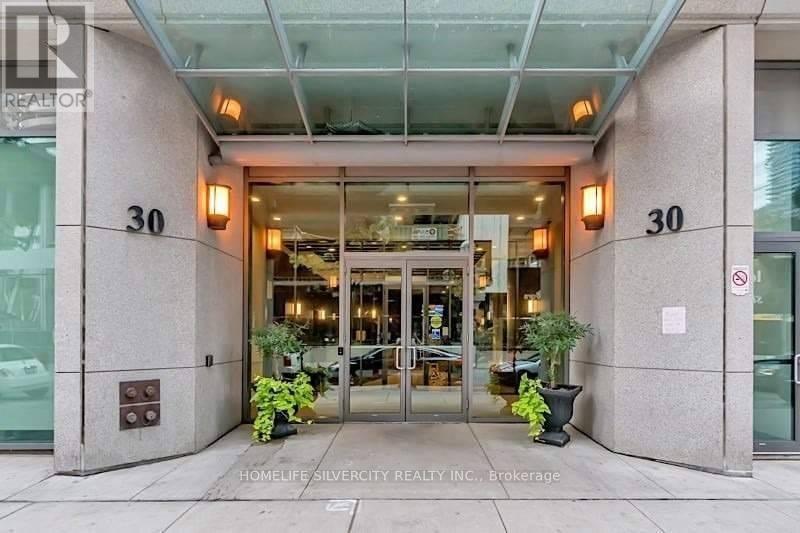 607 - 30 Grand Trunk Crescent, Toronto, ON - Outdoor