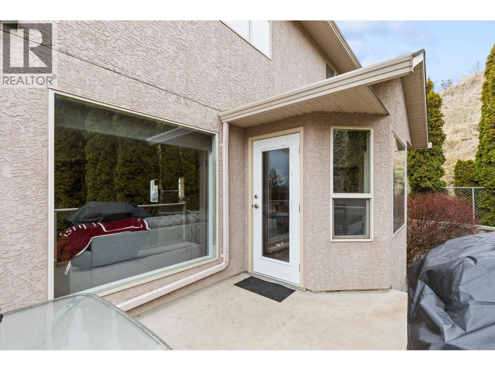 908 Westview Way, West Kelowna, BC - Outdoor With Exterior