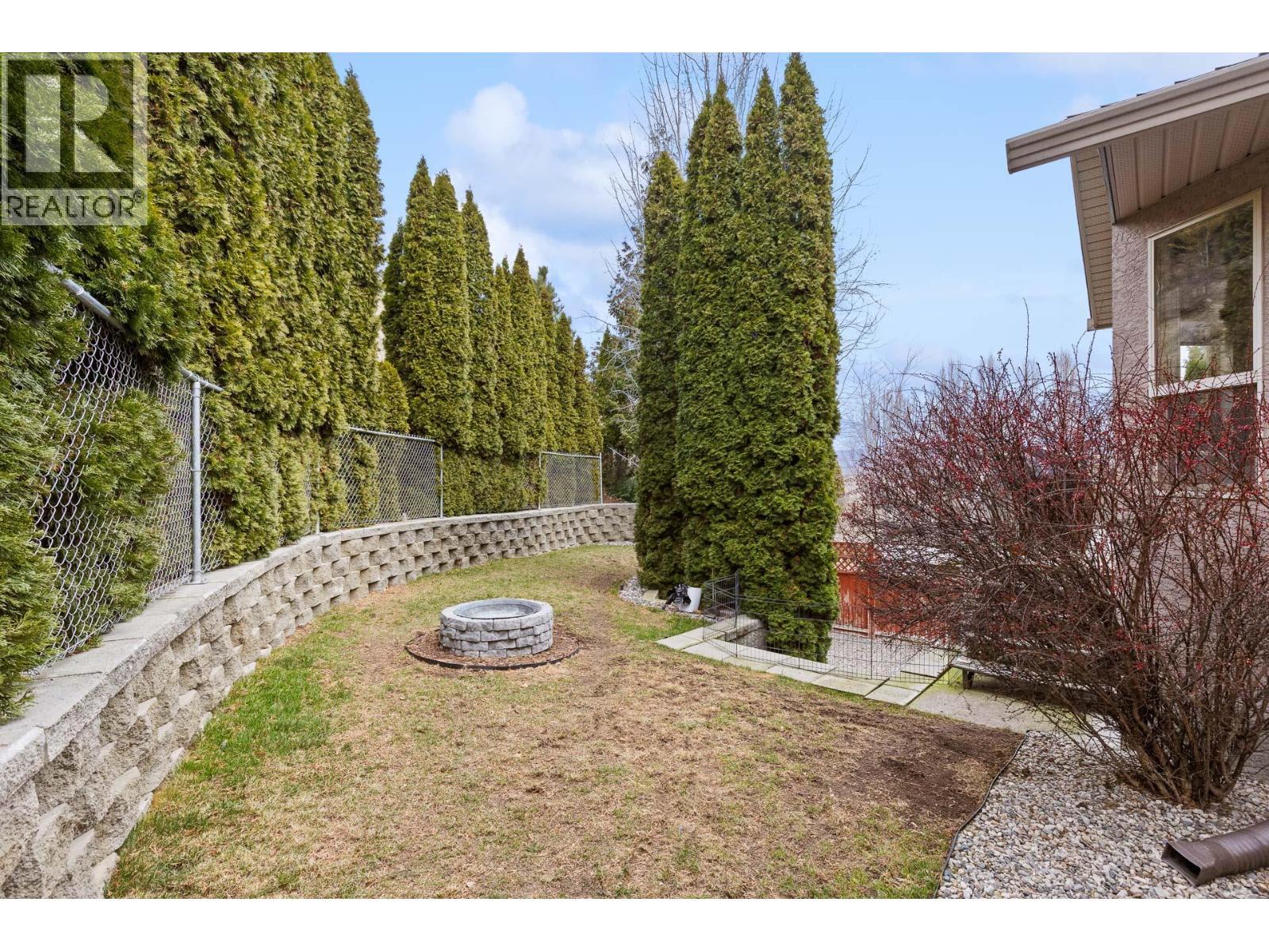 908 Westview Way, West Kelowna, BC - Outdoor