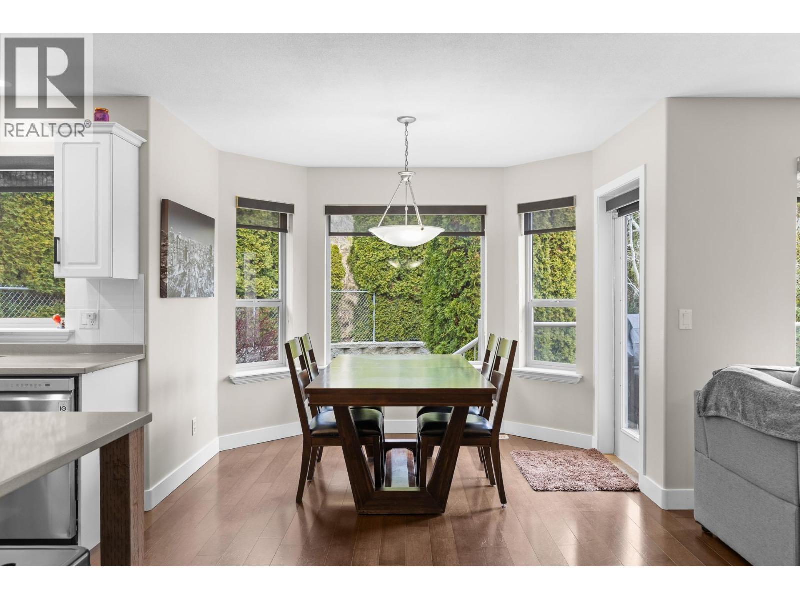 908 Westview Way, West Kelowna, BC - Indoor Photo Showing Dining Room