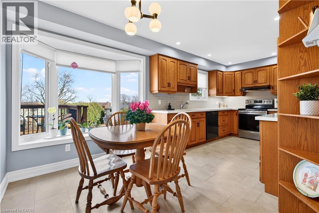 2378 Arnold Crescent, Burlington, ON - Indoor Photo Showing Other Room