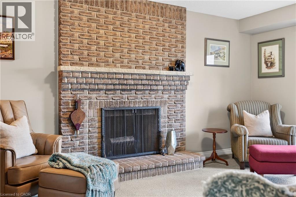 2378 Arnold Crescent, Burlington, ON - Indoor Photo Showing Living Room With Fireplace