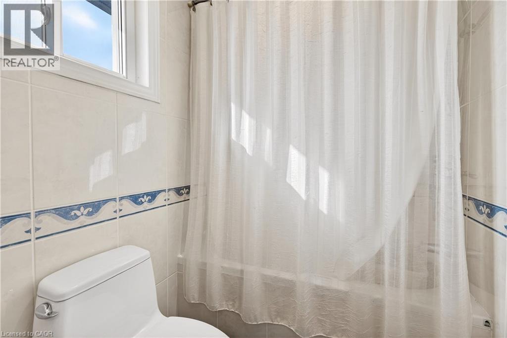 2378 Arnold Crescent, Burlington, ON - Indoor Photo Showing Bathroom