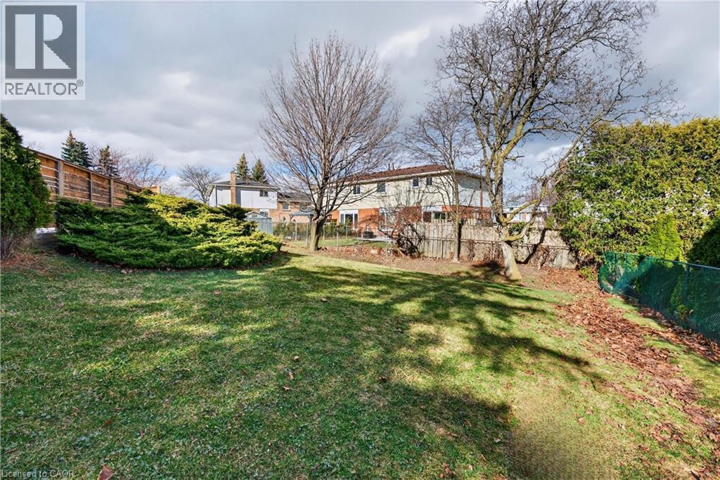 2378 Arnold Crescent, Burlington, ON - Outdoor