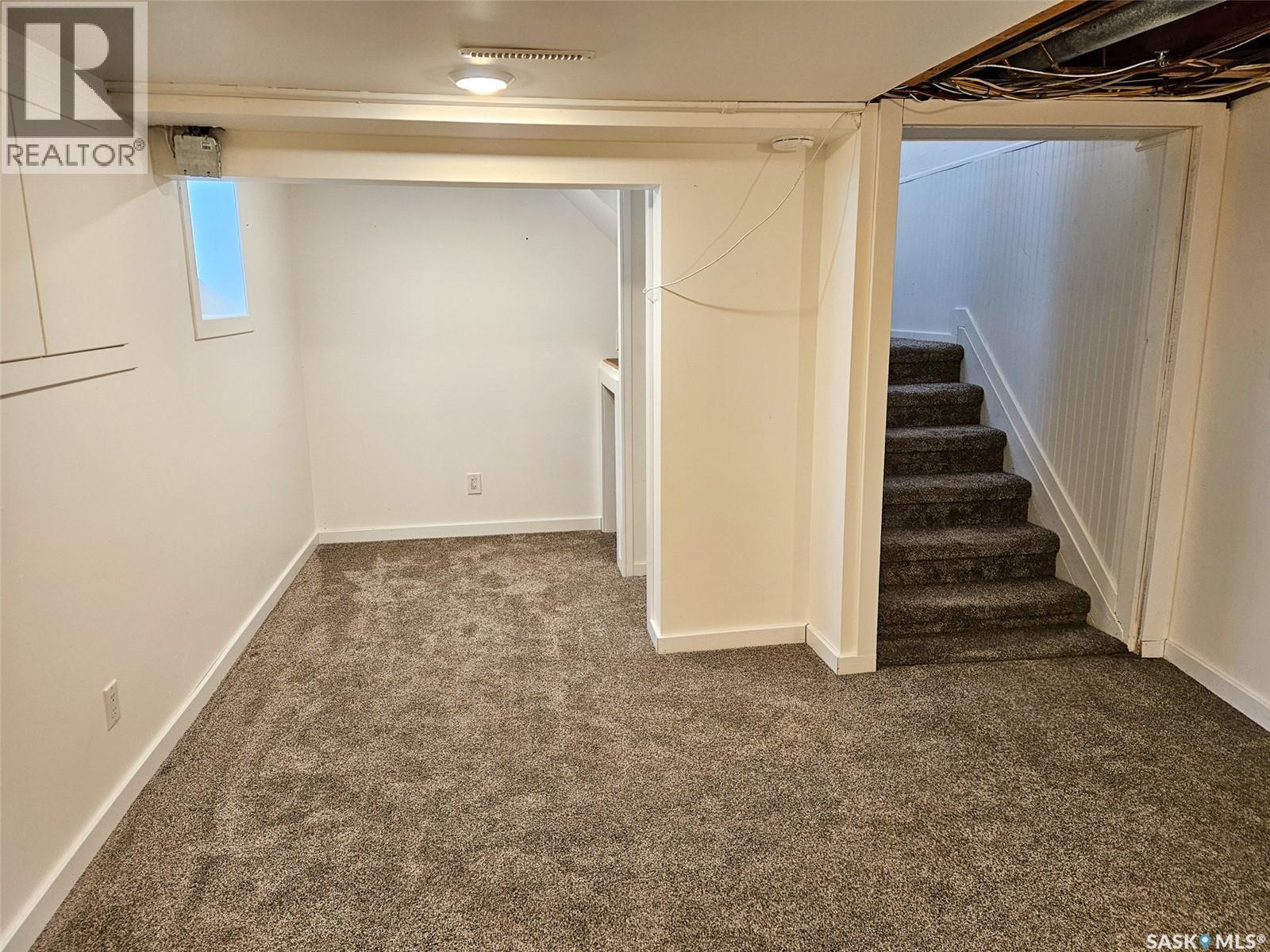 660 9Th Avenue Ne, Swift Current, SK - Indoor