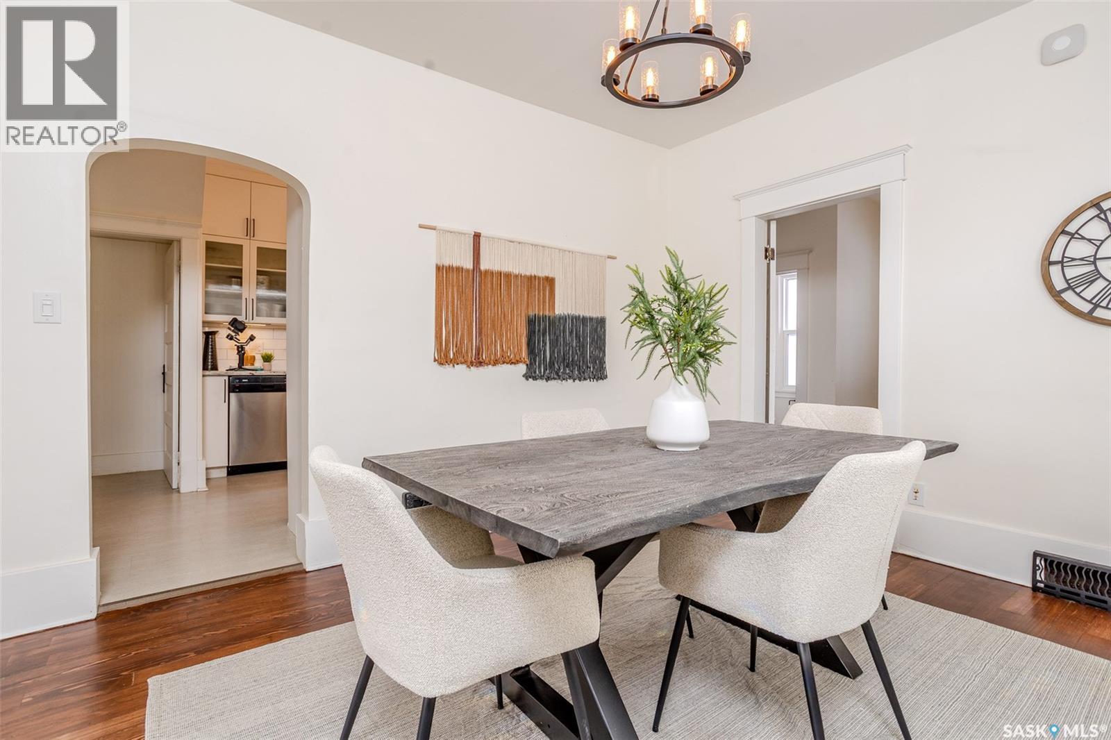 515 9Th Street E, Saskatoon, SK - Indoor Photo Showing Dining Room