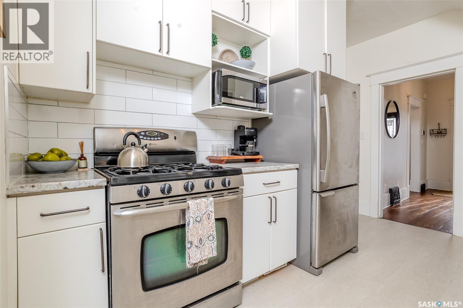 515 9Th Street E, Saskatoon, SK - Indoor Photo Showing Kitchen