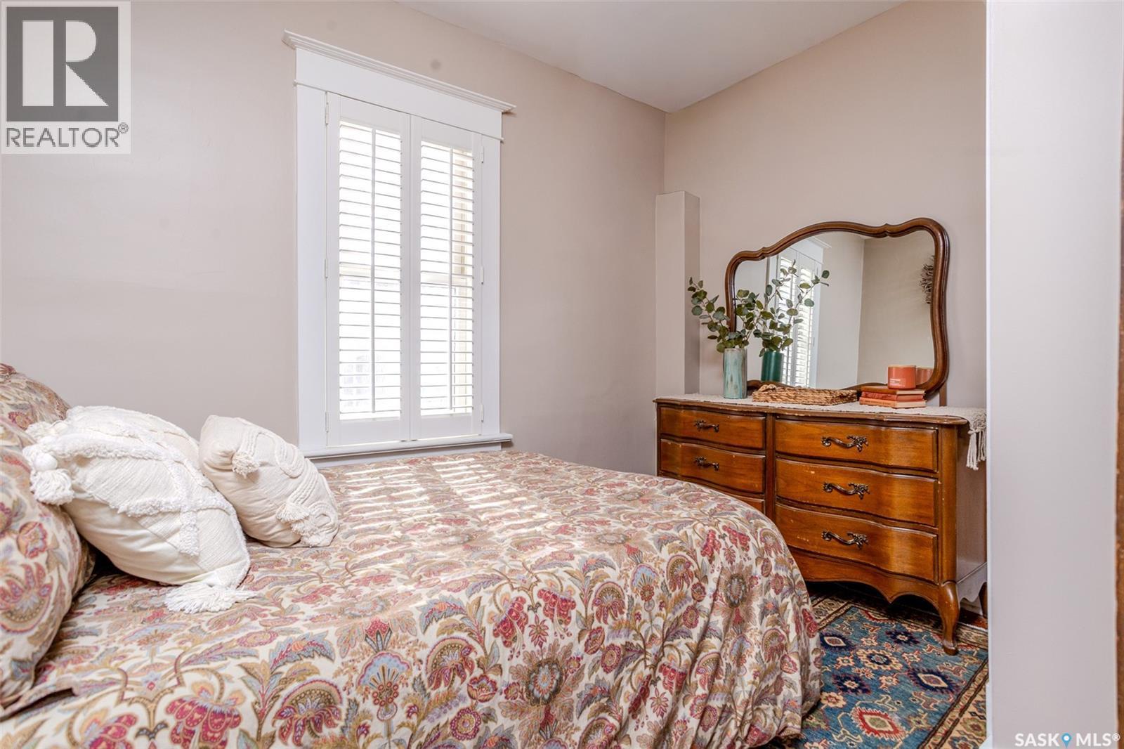 515 9Th Street E, Saskatoon, SK - Indoor Photo Showing Bedroom