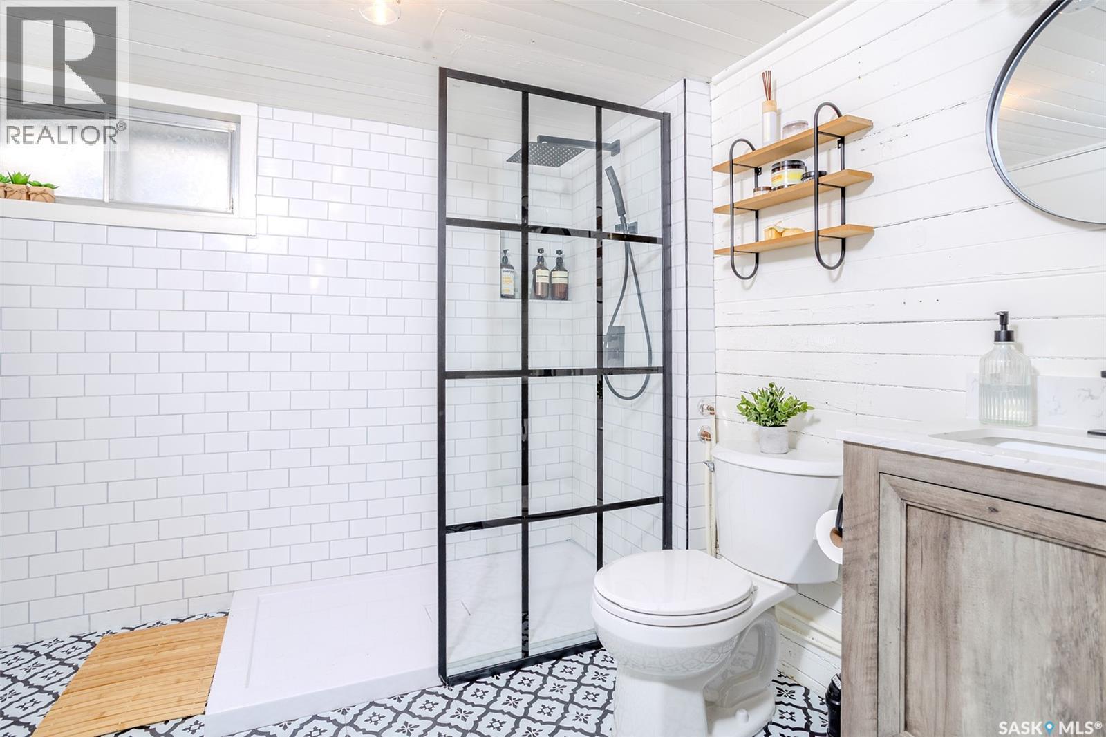 515 9Th Street E, Saskatoon, SK - Indoor