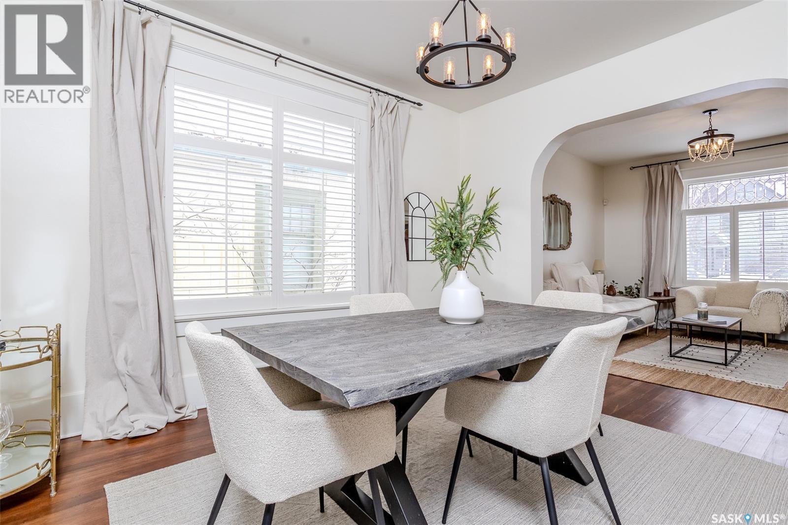 515 9Th Street E, Saskatoon, SK - Indoor Photo Showing Dining Room