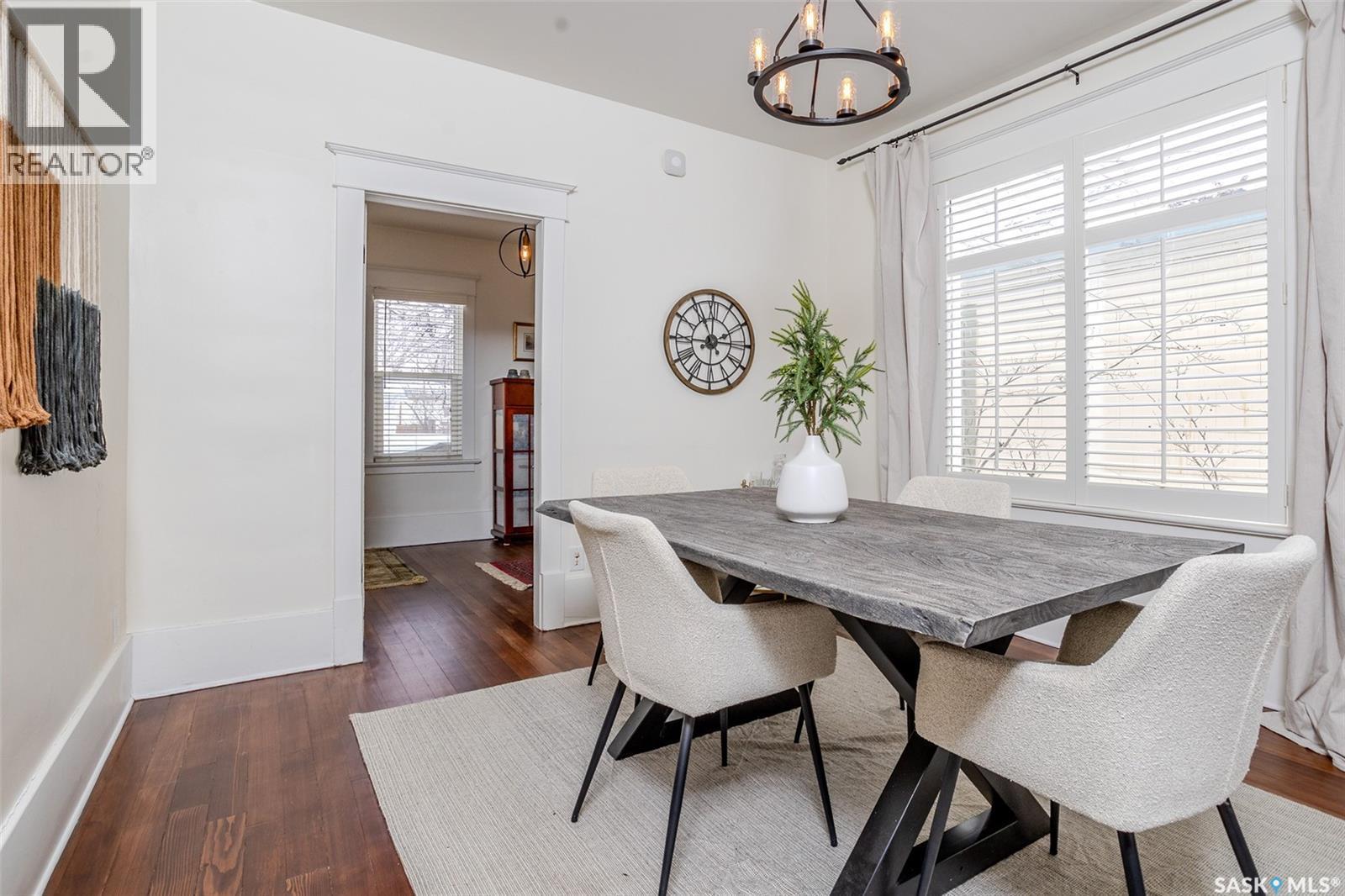 515 9Th Street E, Saskatoon, SK - Indoor Photo Showing Dining Room