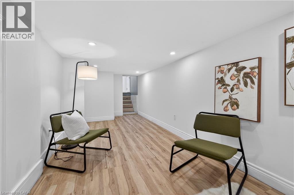 8 East 23Rd Street, Hamilton, ON - Indoor Photo Showing Other Room