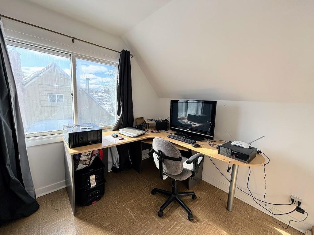 16 Wenonah Drive, Manitouwadge, ON - Indoor Photo Showing Office