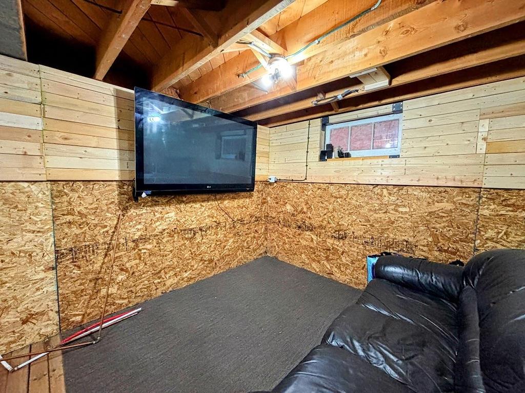16 Wenonah Drive, Manitouwadge, ON - Indoor Photo Showing Other Room