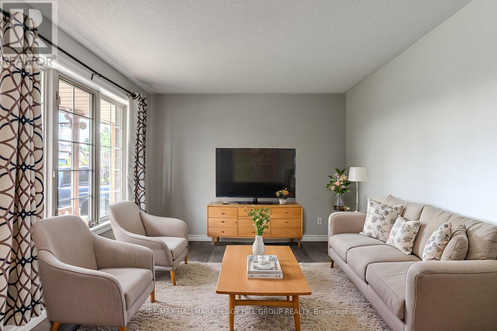 55 Marlow Circle, Springwater, ON