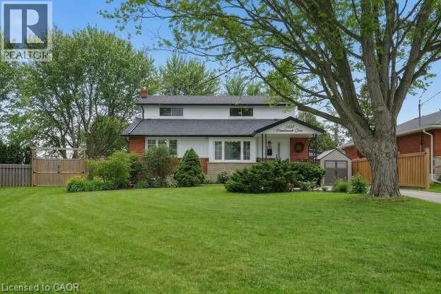 Virtually altered - 2036 Mountainside Drive, Burlington, ON