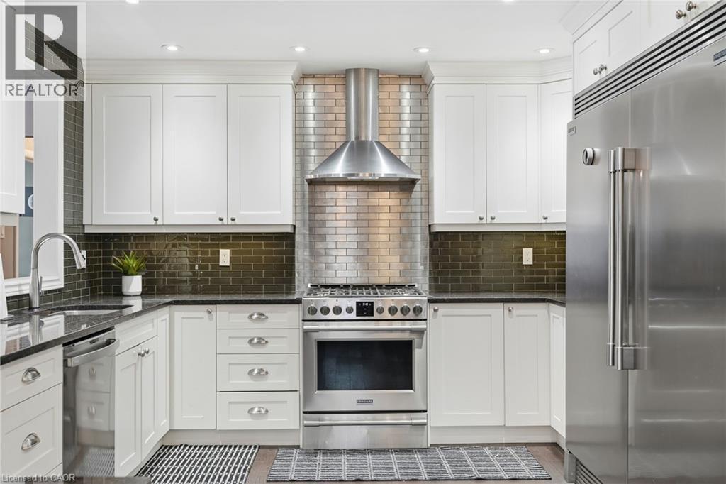 2036 Mountainside Drive, Burlington, ON