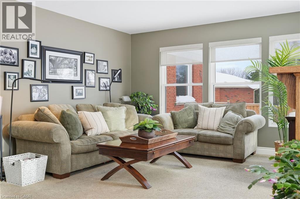 2036 Mountainside Drive, Burlington, ON