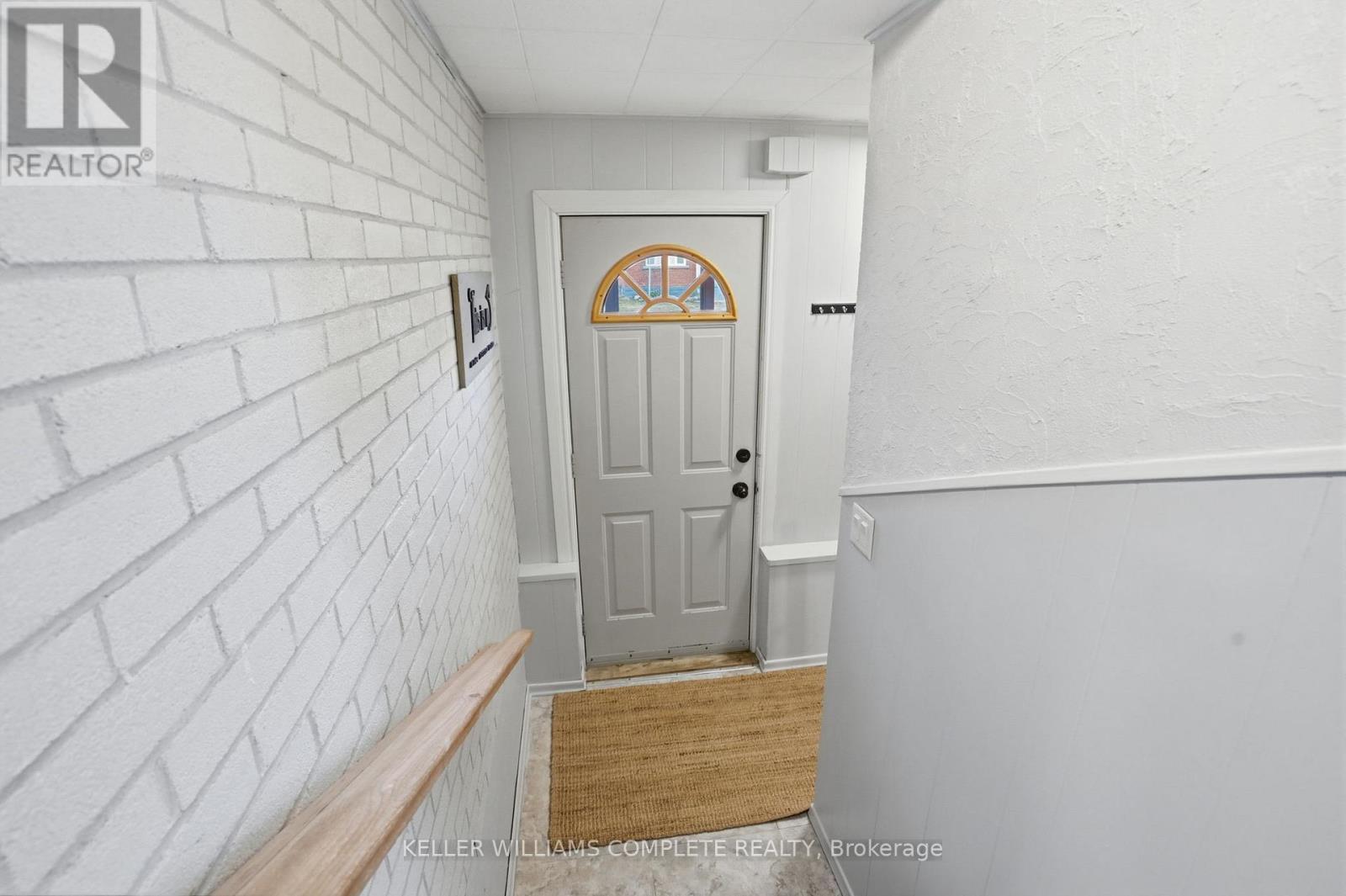 7 West 1St Street, Hamilton, ON