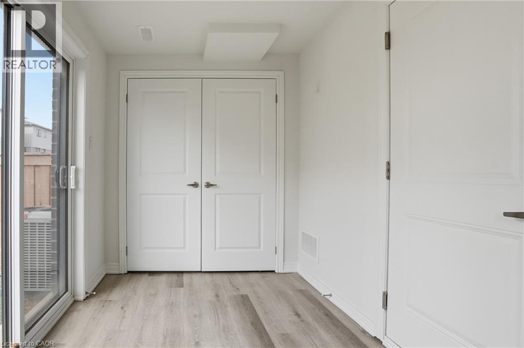 32 Radison Lane, Hamilton, ON - Indoor Photo Showing Other Room