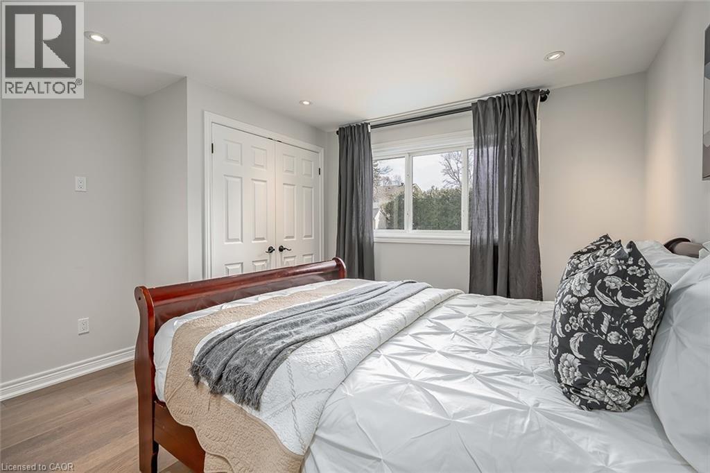 3270 Spruce Avenue, Burlington, ON