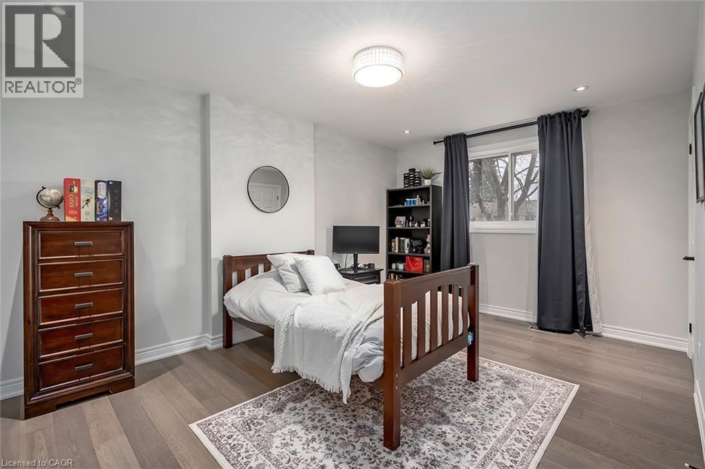 3270 Spruce Avenue, Burlington, ON