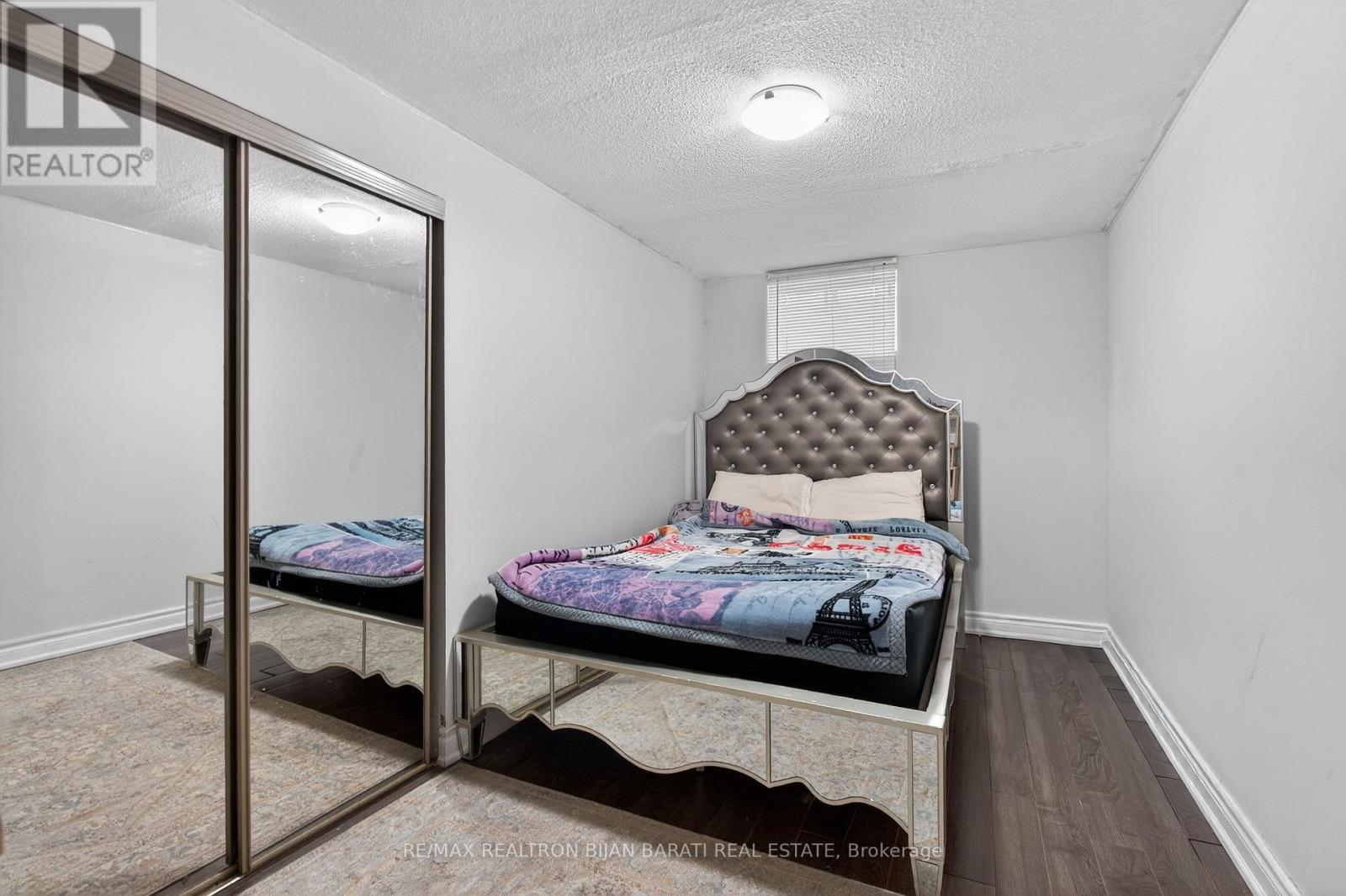 92 Weldrick Road E, Richmond Hill, ON - Indoor Photo Showing Bedroom