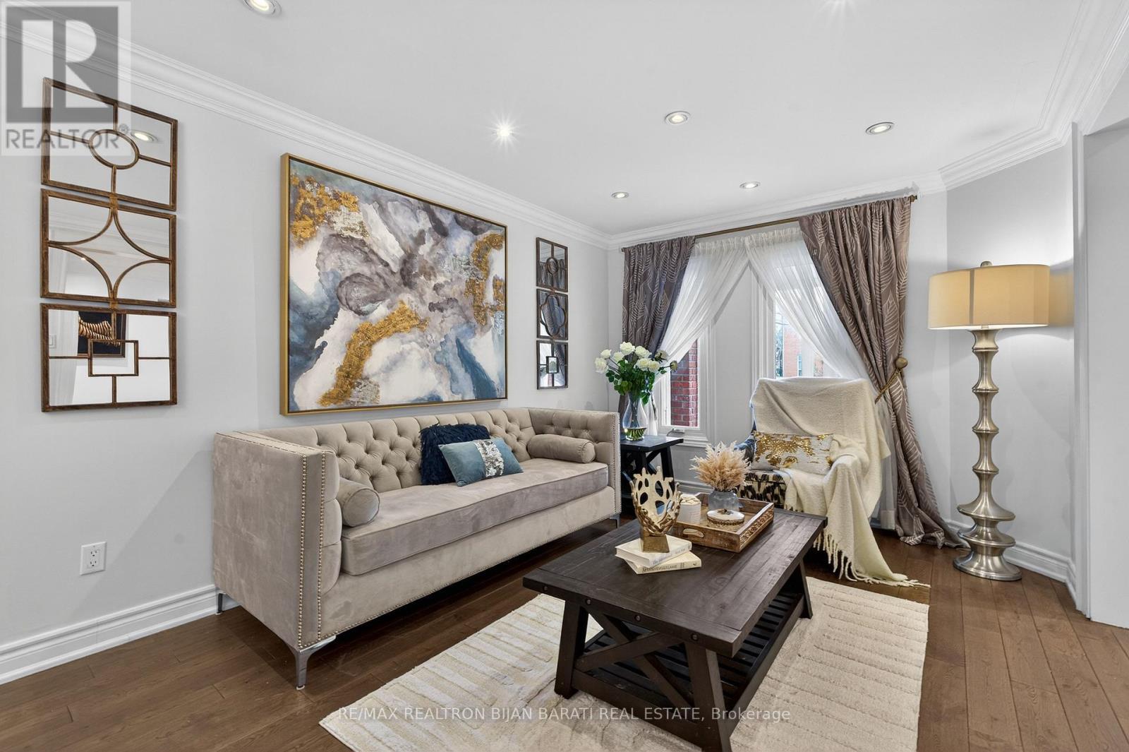 92 Weldrick Road E, Richmond Hill, ON - Indoor