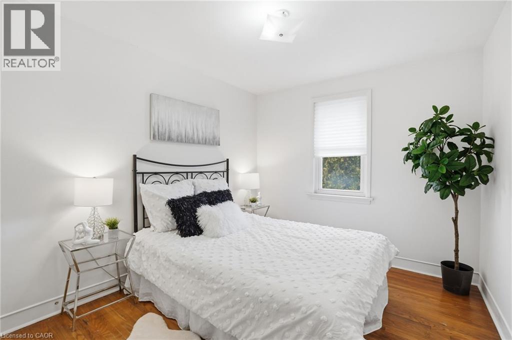 7 West 1St Street, Hamilton, ON - Indoor Photo Showing Bedroom