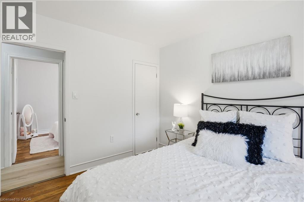 7 West 1St Street, Hamilton, ON - Indoor Photo Showing Bedroom