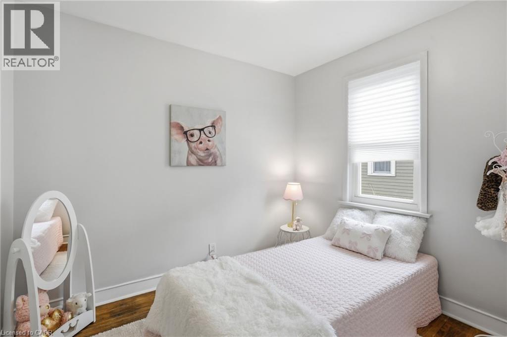 7 West 1St Street, Hamilton, ON - Indoor Photo Showing Bedroom