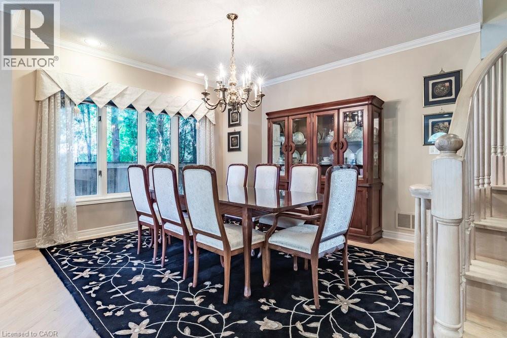 223 Briar Hill Crescent, Ancaster, ON - Indoor Photo Showing Dining Room